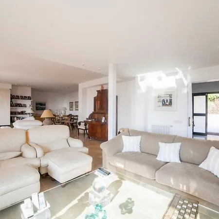 Villa Casa Soleada, A 30 Km De Barcelona Y A 15 Min A Pie De La Playa