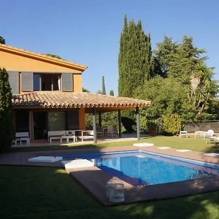 Casa Soleada, A 30 Km De Barcelona Y A 15 Min A Pie De La Playa * Sant Vicenc de Montalt